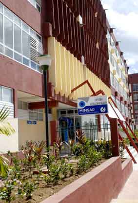 Reanuda actividad quirúrgica Centro Oftalmológico avileño